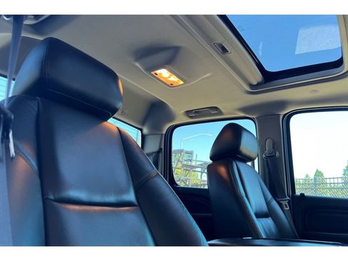 Used 2011 GMC Sierra 3500 Denali image 18