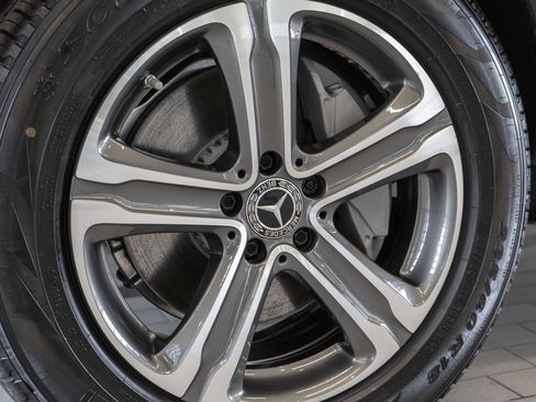 Used 2018 Mercedes-Benz GLC 300 GLC 300 image 32