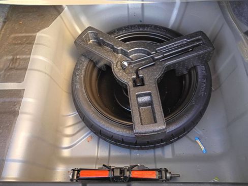 Used 2015 Nissan Sentra SR w/ SR Premium Package image 20