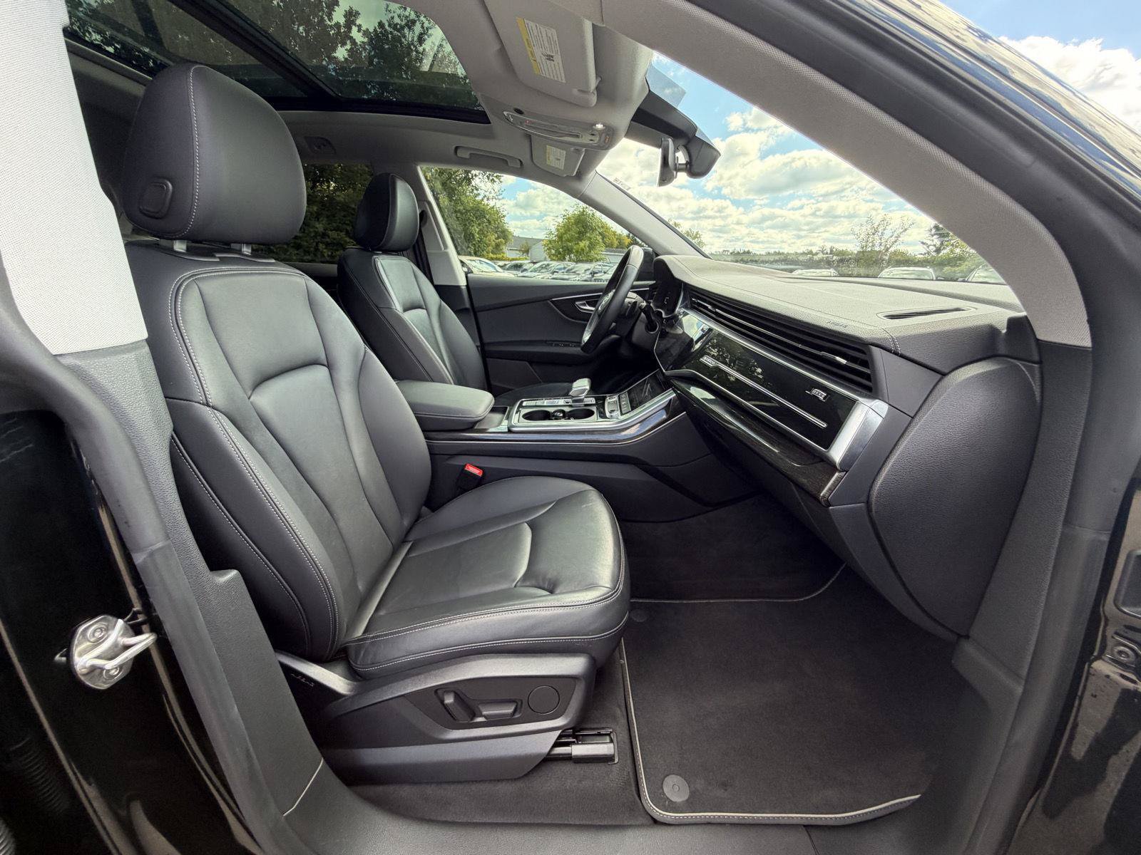 Used 2023 Audi Q8 Premium w/ Convenience Package AWD/4WD image 29