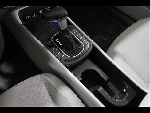 Certified 2024 Hyundai Kona SEL AWD/4WD image 15
