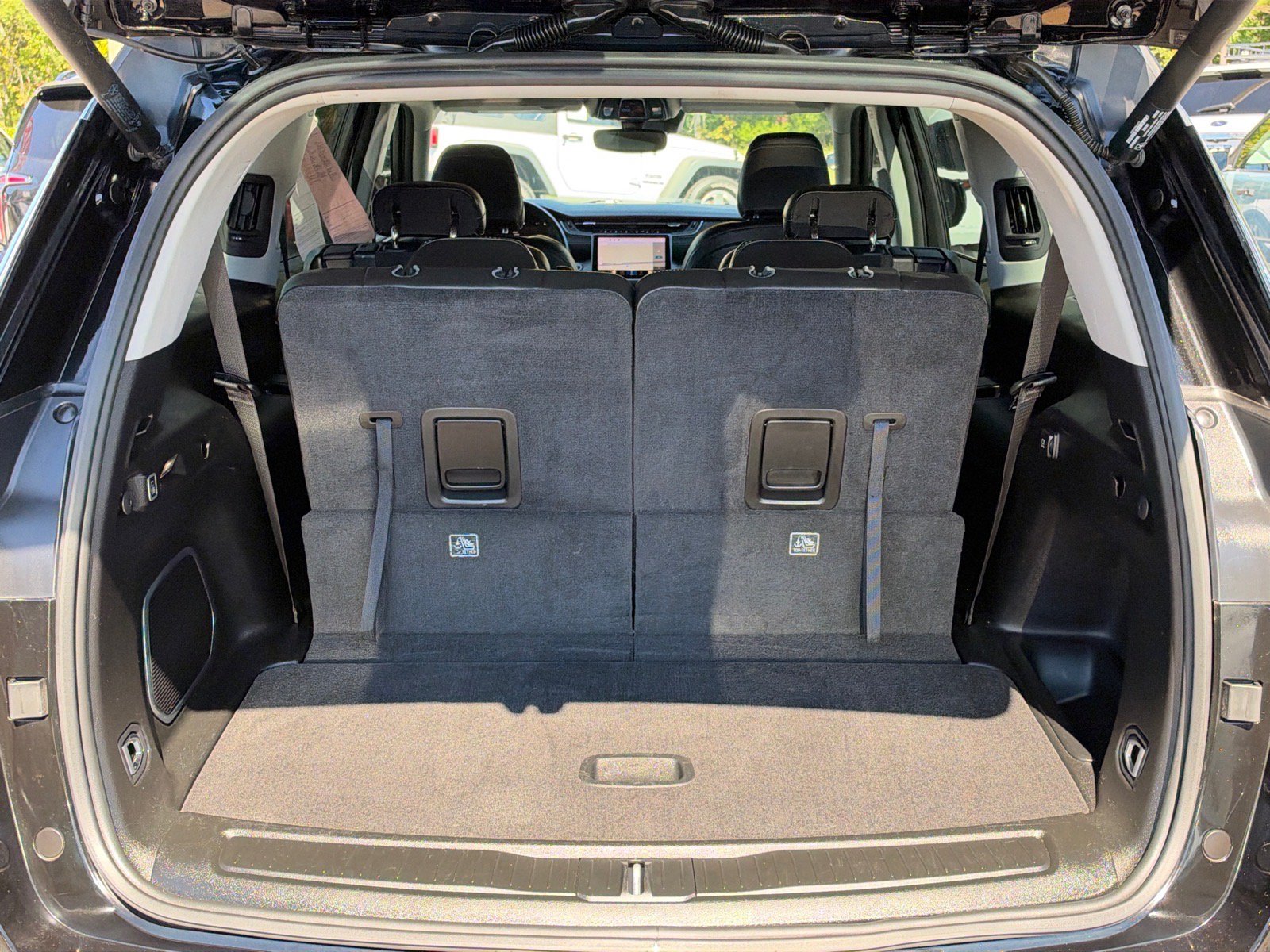 Used 2022 Jeep Grand Cherokee L Limited RWD image 5