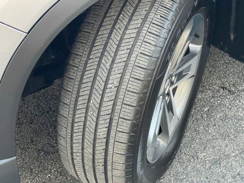 Used 2025 Honda Pilot EX-L image 26