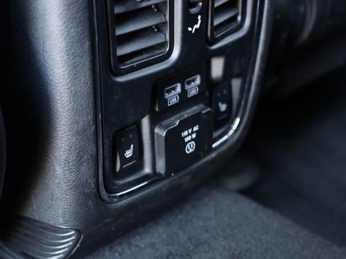 Used 2015 Jeep Grand Cherokee Limited w/ Luxury Group II image 25