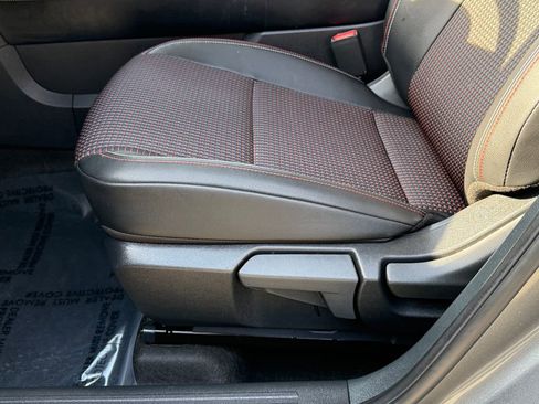 Used 2025 Nissan Kicks SR image 21