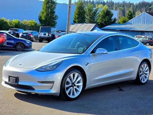 Used 2018 Tesla Model 3 Long Range AWD/4WD image 4