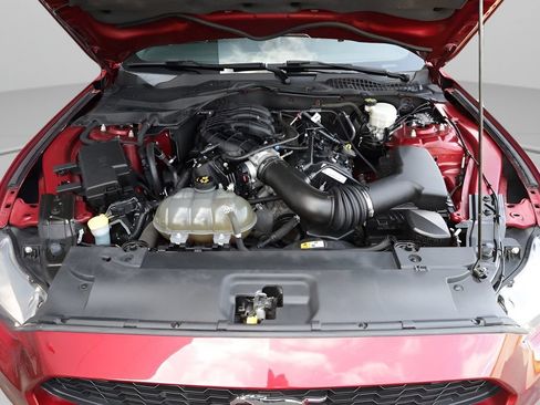 Used 2015 Ford Mustang Coupe RWD image 9
