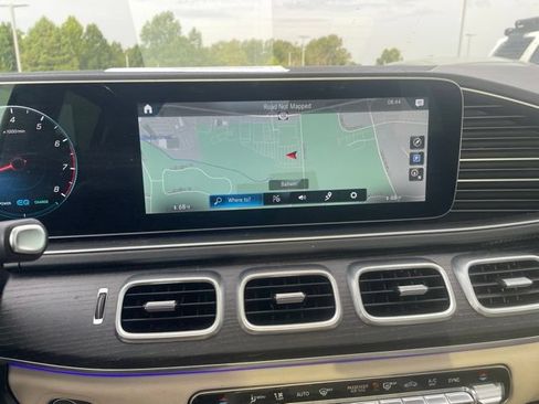 Used 2022 Mercedes-Benz GLS 450 4MATIC image 9
