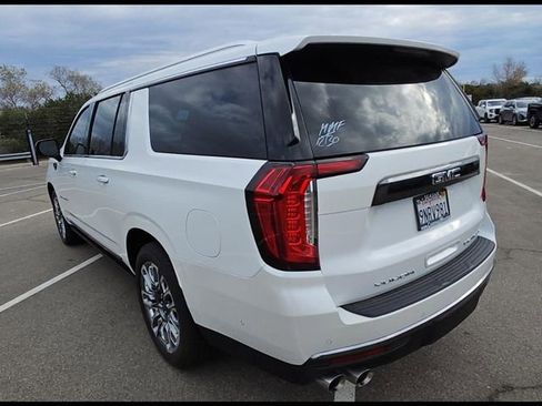 Used 2024 GMC Yukon XL Denali Ultimate image 11