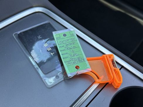 Used 2022 Tesla Model Y Performance image 26