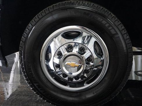 Used 2025 Chevrolet Silverado 3500 LT w/ Convenience Package image 12