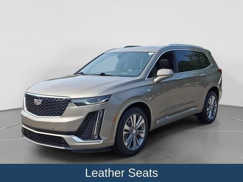 Used 2022 Cadillac XT6 Premium Luxury w/ Technology Package FWD image 4