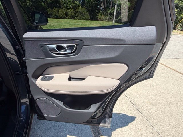 Used 2026 Volvo XC60 B5 Core AWD/4WD image 31