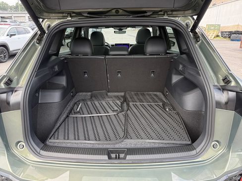 Used 2025 Volkswagen Tiguan SE R-Line FWD image 26