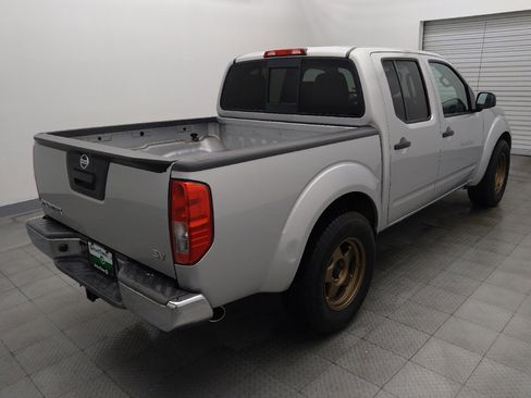 Used 2019 Nissan Frontier SV RWD image 9