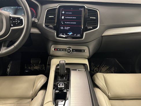 Used 2022 Volvo XC90 T8 R-Design AWD/4WD image 13