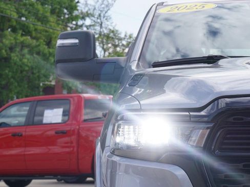 Used 2025 RAM 1500 Big Horn AWD/4WD image 9