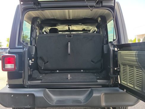 Used 2019 Jeep Wrangler Sport AWD/4WD image 11