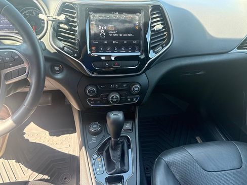 Used 2019 Jeep Cherokee Limited AWD/4WD image 20