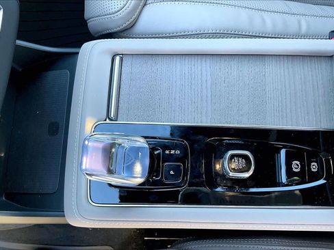 New 2026 Volvo XC90 B6 Ultra w/ Protection Package image 10