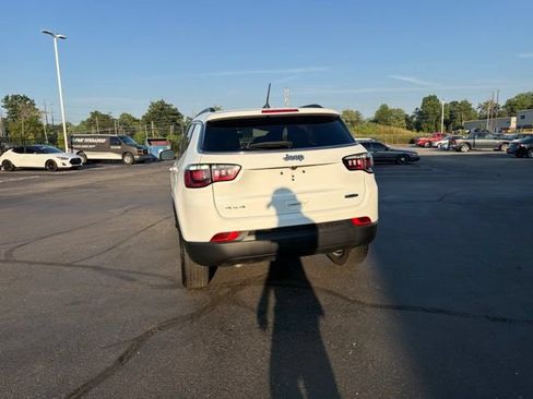 Used 2024 Jeep Compass Latitude AWD/4WD image 12
