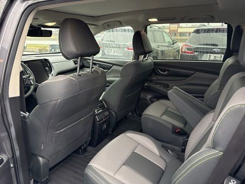 Certified 2025 Subaru Ascent Onyx Edition w/ Popular Package #2 image 12