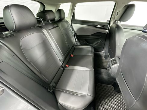 Used 2022 Volkswagen Taos SE image 25
