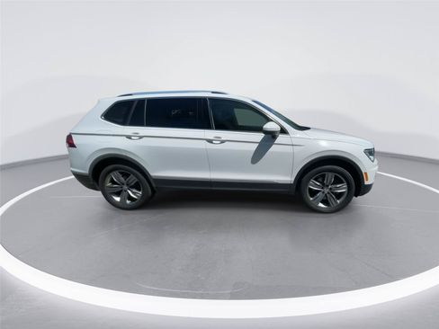 Used 2021 Volkswagen Tiguan SEL AWD/4WD image 9