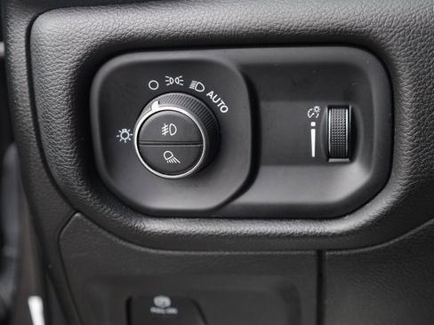 Used 2023 RAM 1500 Big Horn AWD/4WD image 24
