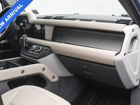 Used 2024 Land Rover Defender 110 S image 19
