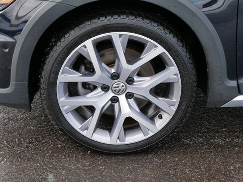 Used 2019 Volkswagen Golf Alltrack SEL image 15