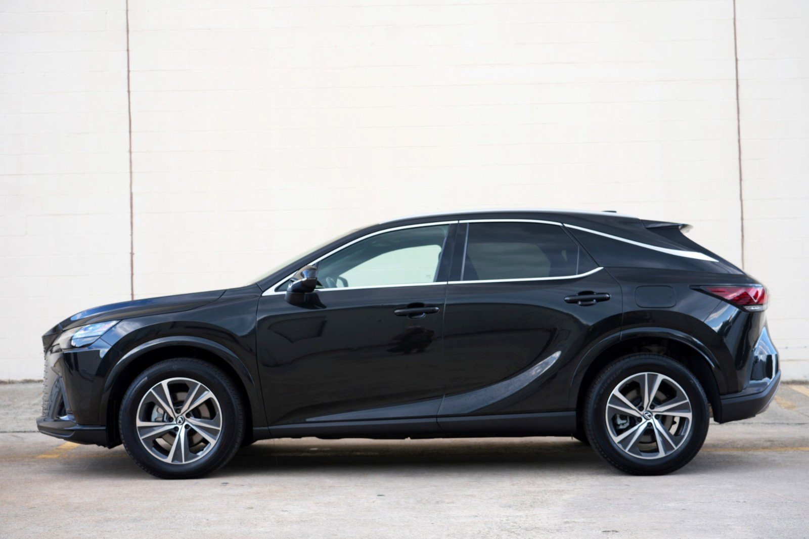 Used 2024 Lexus RX 350 FWD w/ Technology Package image 9
