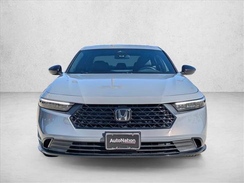 Used 2023 Honda Accord Sport image 2