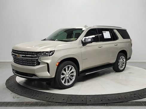 Used 2021 Chevrolet Tahoe Premier w/ Premium Package AWD/4WD image 3