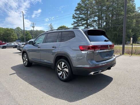 Used 2025 Volkswagen Atlas SE FWD image 7