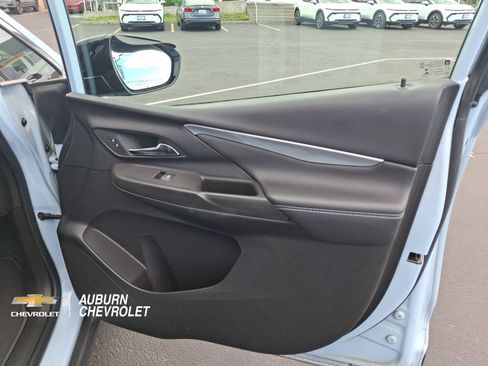 Used 2023 Chevrolet Bolt LT FWD image 21