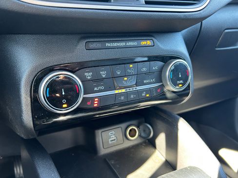 Used 2022 Ford Escape SE w/ Convenience Package image 18