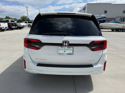 Used 2026 Honda Odyssey Elite image 4