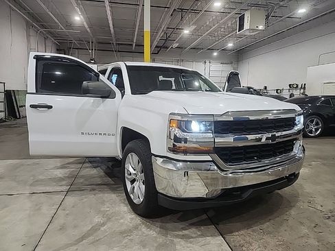 Used 2017 Chevrolet Silverado 1500 W/T w/ Trailering Package AWD/4WD image 7
