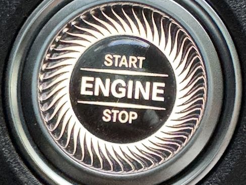 Used 2021 Mercedes-Benz GLC 300 4MATIC w/ AMG Line image 59