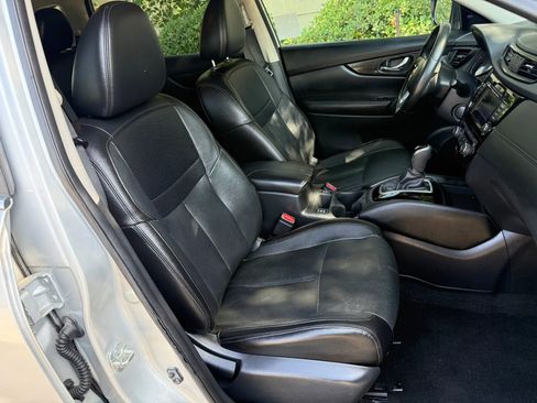 Used 2018 Nissan Rogue SL FWD image 23