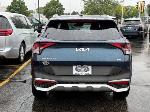Used 2025 Kia Sportage EX AWD/4WD image 4