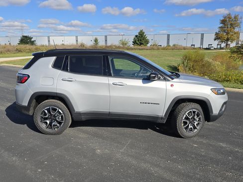 New 2026 Jeep Compass Trailhawk AWD/4WD image 17