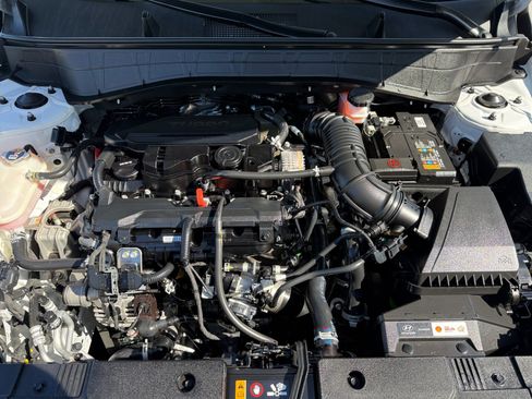 Certified 2025 Hyundai Kona Limited FWD image 20