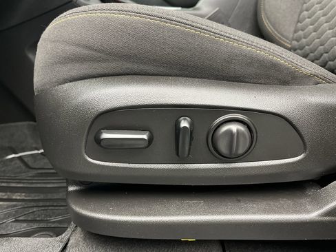 Used 2019 Chevrolet Equinox LT image 10