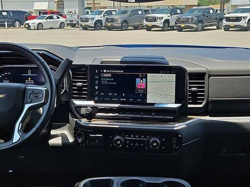 Used 2025 Chevrolet Silverado 1500 LT RWD image 10