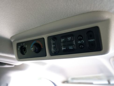 Used 2004 Oldsmobile Silhouette GL image 31