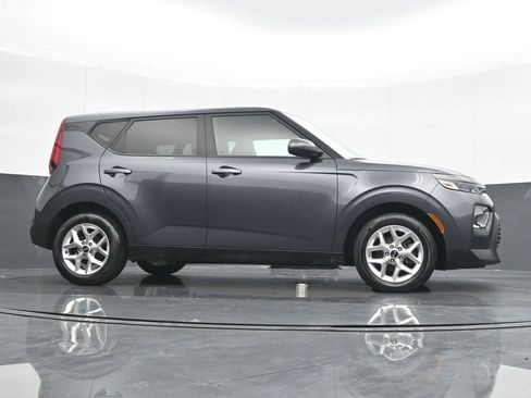 Used 2021 Kia Soul S image 22