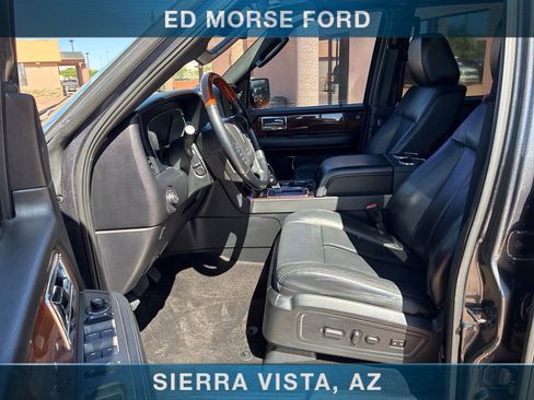 Used 2015 Lincoln Navigator 2WD image 35