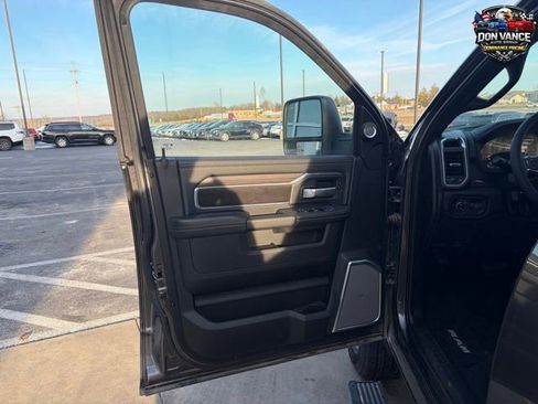 New 2025 RAM 2500 Laramie AWD/4WD image 9